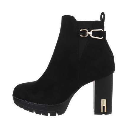 black boots sizes 3 to 8